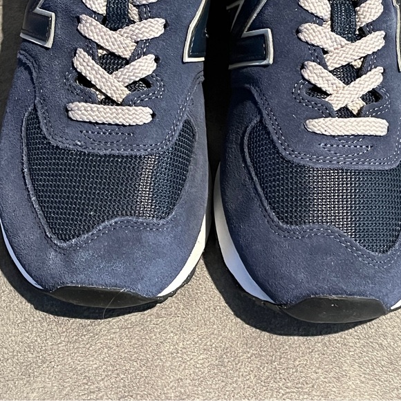 New Balance Men’s Sneakers 574 Navy Size 8.5 US - Picture 10 of 14
